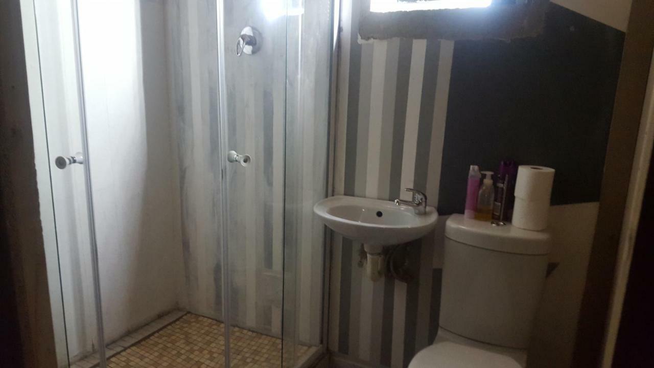 Готель Patzerella'S Cozy Nest Крюгерсдорп Екстер'єр фото